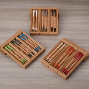 Kit sustentável com caneta e lapiseira em cortiça com estojo kraft